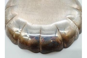 アメリカ　TIFFANY&CO.MAKERS(ティファニー メイカーズ)　STERLINGSILVER(スターリングシルバー) 25323　総重量 約497g　柔らかな縁の曲線がエレガントなプレート(変形皿、フリル、レース、中皿、深皿、菓子器、銀製品)(R-079111)