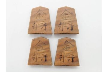 作家物　飯塚好　水無瀬書　虎斑　歳月を重ねた味わいある将棋駒(漆、盛上駒、彫埋駒、駒箱付き)(R-079112)