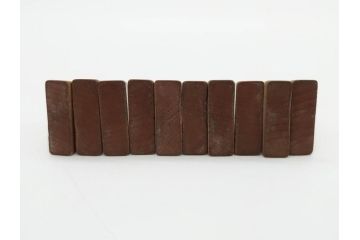作家物　飯塚好　水無瀬書　虎斑　歳月を重ねた味わいある将棋駒(漆、盛上駒、彫埋駒、駒箱付き)(R-079112)