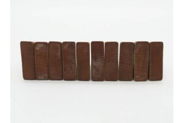作家物　飯塚好　水無瀬書　虎斑　歳月を重ねた味わいある将棋駒(漆、盛上駒、彫埋駒、駒箱付き)(R-079112)