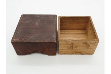 作家物　飯塚好　水無瀬書　虎斑　歳月を重ねた味わいある将棋駒(漆、盛上駒、彫埋駒、駒箱付き)(R-079112)