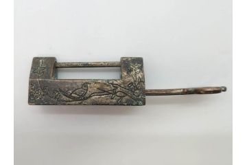 中国　古銅　錠前　重厚感のある文字合わせ錠等5点セット(李朝、朝鮮、鍵、カギ、ディスプレイ)(R-079116)