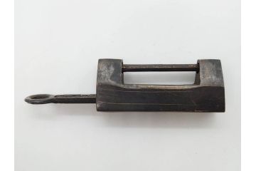 中国　古銅　錠前　重厚感のある文字合わせ錠等5点セット(李朝、朝鮮、鍵、カギ、ディスプレイ)(R-079116)