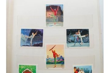 中国人民郵政　バラ　中国切手146枚(朱徳同志、全国科学大会、毛沢東主席、中華人民共和国成立30周年、鑑真大師、薔薇、バラ、ローズ、花、橋、切手帳)(R-079117)