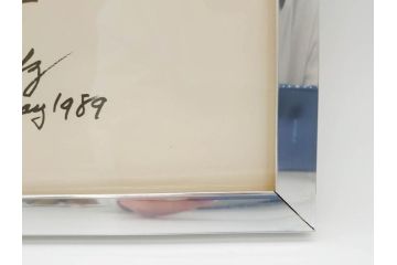 1989年　Charles M. Schulz(チャールズ M. シュルツ)　Snoopy(スヌーピー)　PEANUTS(ピーナッツ)　サイン写真&ガラス板2点セット(ケース付き、ディスプレイ、サイン入り、額装)(R-079134)