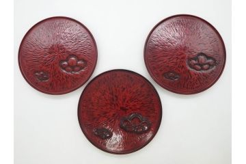 鎌倉彫　彫刻　木製　漆器　和の雰囲気を演出する銘々盆9枚セット(博古堂?、梅、桜、銀杏、紅葉、花、共箱付き)(R-079136)