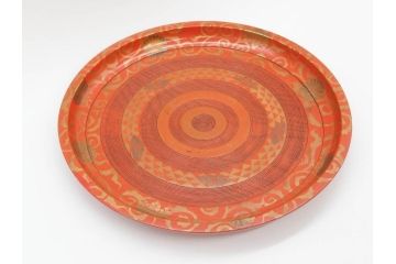 時代物　宮家　菊花紋章　雅なデザインが美しいお盆(金彩、木製、漆器、丸盆、トレー、トレイ、木皿、大皿、ボンボニエール、蝶、藤、唐草、鱗文、外箱付き)(R-079138)