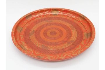 時代物　宮家　菊花紋章　雅なデザインが美しいお盆(金彩、木製、漆器、丸盆、トレー、トレイ、木皿、大皿、ボンボニエール、蝶、藤、唐草、鱗文、外箱付き)(R-079138)