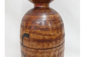 秋田木地山　小椋久太郎　高さ 約47cm　素朴な風合いが魅力のこけし(戦前?、郷土人形玩具、伝統工芸、民芸品、置物、ディスプレイ、木彫　木製)(R-079143)