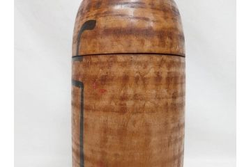 秋田木地山　小椋久太郎　高さ 約47cm　素朴な風合いが魅力のこけし(戦前?、郷土人形玩具、伝統工芸、民芸品、置物、ディスプレイ、木彫　木製)(R-079143)