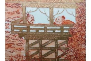 九谷焼　石盛堂　赤絵　金彩　青粒　山水文　約40cm　1尺3寸　緻密に描かれたデザインが見事な大皿(楼閣図、風景、山、滝、海、船、舟、松、尺皿、和食器、和皿、一尺三寸、共箱付き、皿立付き)(R-079145)