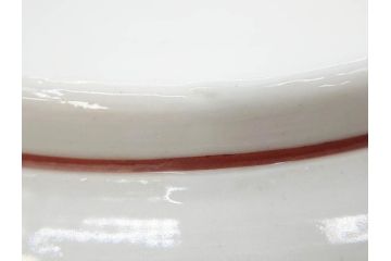九谷焼　石盛堂　赤絵　金彩　青粒　山水文　約40cm　1尺3寸　緻密に描かれたデザインが見事な大皿(楼閣図、風景、山、滝、海、船、舟、松、尺皿、和食器、和皿、一尺三寸、共箱付き、皿立付き)(R-079145)