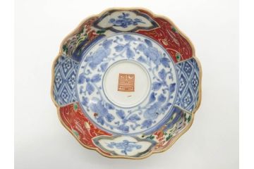 江戸期　上手物　成化年製　古伊万里　色絵　染付　約14cm　4.7寸　丹念に描かれた絵付から匠の技を感じるなます皿3枚セット(金彩、唐草、風景、牡丹、梅、魚、花、変形皿、小皿、和食器、和皿、深皿、輪花型、四寸七分)(R-079148)