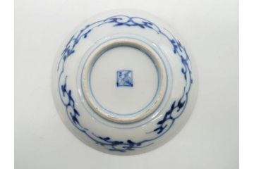 江戸期　古伊万里　染付　(渦福)約12cm　4寸/(菊桐紋)約15cm　5寸　和の雰囲気漂う小皿2枚&中皿セット(菊桐紋、禍福、豆皿、和皿、和食器、四寸、五寸)(R-079150)