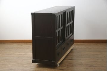 中古　美品!!　総栗材　浮造り仕上げ　上品な和を演出する五尺水屋箪笥サイドボード(収納棚、戸棚、サイドキャビネット、食器棚)(R-079153)