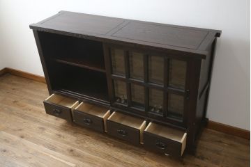 中古　美品!!　総栗材　浮造り仕上げ　上品な和を演出する五尺水屋箪笥サイドボード(収納棚、戸棚、サイドキャビネット、食器棚)(R-079153)