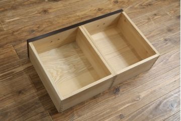 中古　美品!!　総栗材　浮造り仕上げ　上品な和を演出する五尺水屋箪笥サイドボード(収納棚、戸棚、サイドキャビネット、食器棚)(R-079153)