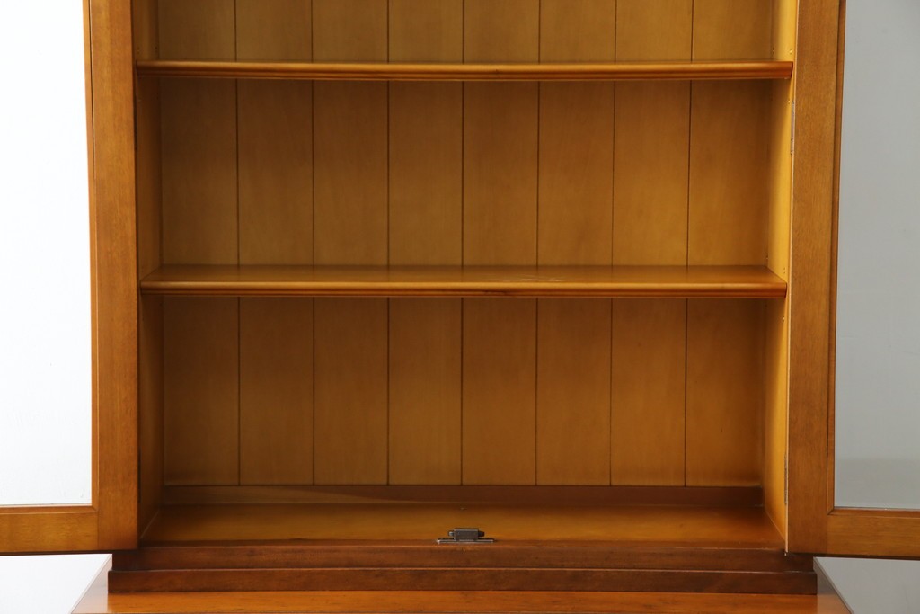 中古　横浜ダニエル(daniel)　温もりを感じる木の風合いが魅力的なキャビネット　(R-079154)