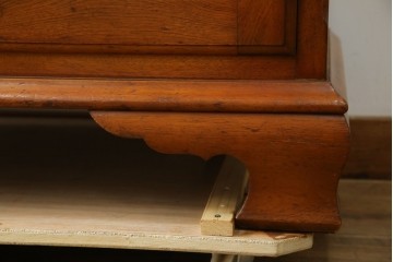 中古　横浜ダニエル(daniel)　温もりを感じる木の風合いが魅力的なキャビネット　(R-079154)