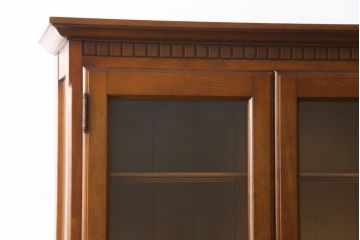 中古　横浜ダニエル(daniel)　温もりを感じる木の風合いが魅力的なキャビネット(カップボード、食器棚、戸棚、収納棚、飾り棚)(R-079154)