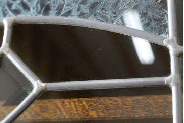 中古　三越家具(現カントリーハウス)　Brugge(ブルージュ)　プロパティ　ステンドグラスが上品な印象を深めるキャビネット(食器棚、カップボード、収納棚、戸棚、飾り棚)(R-079155)