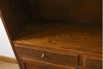 中古　三越家具(現カントリーハウス)　Brugge(ブルージュ)　プロパティ　ステンドグラスが上品な印象を深めるキャビネット(食器棚、カップボード、収納棚、戸棚、飾り棚)(R-079155)