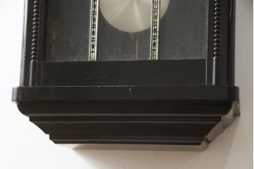 アンティーク時計　昭和レトロ　Meiji(明治時計社)　クォーツ式　意匠が細かいシックな掛け時計(古時計、柱時計、振り子時計)(R-079160)