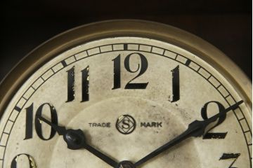 アンティーク時計　大正〜昭和初期　精工舎(SEIKOSHA、セイコー)　TRADE(S)MARK　クォーツ式　レトロシックな雰囲気漂う掛け時計(柱時計、古時計)(R-079161)