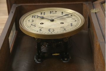 アンティーク時計　大正〜昭和初期　精工舎(SEIKOSHA、セイコー)　TRADE(S)MARK　クォーツ式　レトロシックな雰囲気漂う掛け時計(柱時計、古時計)(R-079161)