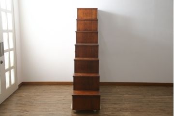 中古　美品!!　特注品　最高級品!!　職人手造り　通産大臣指定伝統的工芸品　岩谷堂箪笥　総欅(ケヤキ)材　漆塗りの二段重ね階段箪笥(収納箪笥、整理タンス、和たんす)(定価推定約200万円)(R-079165)