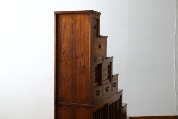 中古　美品!!　特注品　最高級品!!　職人手造り　通産大臣指定伝統的工芸品　岩谷堂箪笥　総欅(ケヤキ)材　漆塗りの二段重ね階段箪笥(収納箪笥、整理タンス、和たんす)(定価推定約200万円)(R-079165)