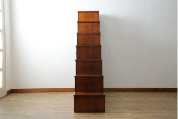 中古　美品!!　特注品　最高級品!!　職人手造り　通産大臣指定伝統的工芸品　岩谷堂箪笥　総欅(ケヤキ)材　漆塗りの二段重ね階段箪笥(収納箪笥、整理タンス、和たんす)(定価推定約200万円)(R-079165)