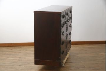 中古　美品!!　岩谷堂箪笥　四尺丸清水型　力強い木目と重厚感ある金具が魅力の和箪笥(整理箪笥、衣装タンス、収納たんす、引き出し、サイドボード、サイドチェスト)(R-079166)