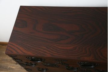 中古　美品!!　岩谷堂箪笥　四尺丸清水型　力強い木目と重厚感ある金具が魅力の和箪笥(整理箪笥、衣装タンス、収納たんす、引き出し、サイドボード、サイドチェスト)(R-079166)