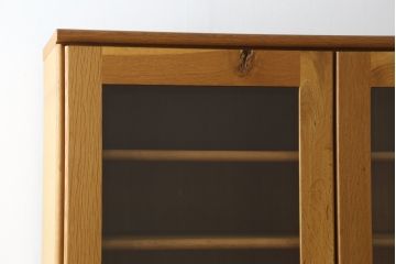中古　飛騨産業　キツツキマーク　森のことばシリーズ　節を主役とした木本来の味わいを楽しめるキャビネット(食器棚、カップボード、収納棚、戸棚、飾り棚)(定価約44万円)(R-079167)