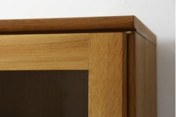 中古　飛騨産業　キツツキマーク　森のことばシリーズ　節を主役とした木本来の味わいを楽しめるキャビネット(食器棚、カップボード、収納棚、戸棚、飾り棚)(定価約44万円)(R-079167)