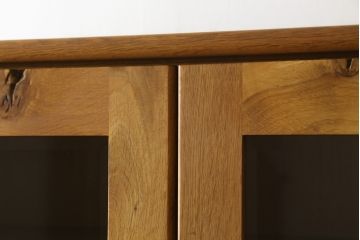 中古　飛騨産業　キツツキマーク　森のことばシリーズ　節を主役とした木本来の味わいを楽しめるキャビネット(食器棚、カップボード、収納棚、戸棚、飾り棚)(定価約44万円)(R-079167)