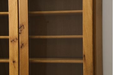 中古　飛騨産業　キツツキマーク　森のことばシリーズ　節を主役とした木本来の味わいを楽しめるキャビネット(食器棚、カップボード、収納棚、戸棚、飾り棚)(定価約44万円)(R-079167)