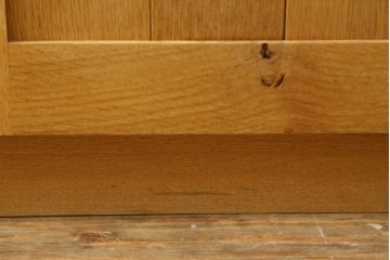 中古　飛騨産業　キツツキマーク　森のことばシリーズ　節を主役とした木本来の味わいを楽しめるキャビネット(食器棚、カップボード、収納棚、戸棚、飾り棚)(定価約44万円)(R-079167)