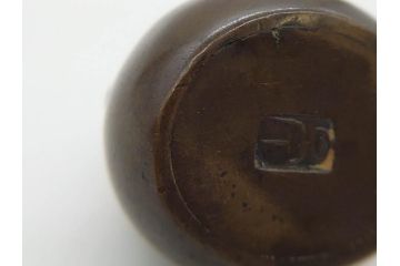 時代物　古銅　銀象嵌　独創的なデザインが魅力の水滴(在銘、書道具、中国?、中国美術、唐物?、果物、裏印)(R-079169)