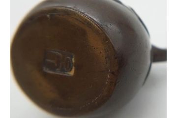 時代物　古銅　銀象嵌　独創的なデザインが魅力の水滴(在銘、書道具、中国?、中国美術、唐物?、果物、裏印)(R-079169)