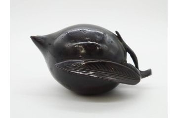 時代物　匠の技が光る古銅水滴2点セット(書道具、唐物?、中国?、中国美術、桃、果物)(R-079170)
