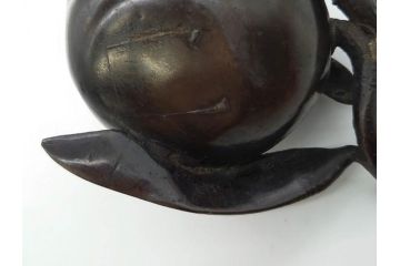 時代物　匠の技が光る古銅水滴2点セット(書道具、唐物?、中国?、中国美術、桃、果物)(R-079170)