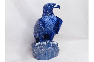 希少　1919年　デンマーク　ROYAL COPENHAGEN(ロイヤルコペンハーゲン)　Vilhelm Theodor Fischer(ヴィルヘルム・テオドール・フィッシャー)　ゴールデンイーグル　高さ 約55cm　雄々しい姿を見事に表現したフィギュリン(鷲、置物、ディスプレイ、陶器、オブジェ、鳥、鷹、北欧)(定価1,575,000円)(R-079171)
