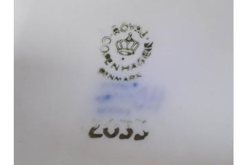 希少　1919年　デンマーク　ROYAL COPENHAGEN(ロイヤルコペンハーゲン)　Vilhelm Theodor Fischer(ヴィルヘルム・テオドール・フィッシャー)　ゴールデンイーグル　高さ 約55cm　雄々しい姿を見事に表現したフィギュリン(鷲、置物、ディスプレイ、陶器、オブジェ、鳥、鷹、北欧)(定価1,575,000円)(R-079171)