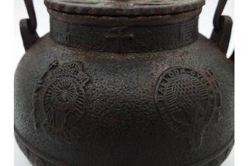 南部　祥雲堂　細かなデザインが印象的な鉄瓶(湯沸、湯瓶、茶道具、茶器、記念、サーチライト、バルーン、大黒天、鳥、エンブレム、紋章)(R-079175)