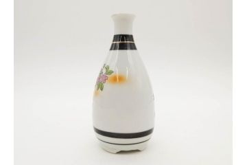 昭和期　当時物　戦中　水筒1点・ガラスコップ1点・徳利4点・猪口1点の合計7点セット(九谷焼、金彩、色絵、旧日本軍、陸軍、海軍、日章旗、支那事変記念、武勇、萬歳、万歳、誉、肉弾、大海中山酒造店、菊、桜、グラス、酒器、とっくり、おちょこ、ぐい呑み、杯、盃、和食器、陶器、硝子)(R-079176)