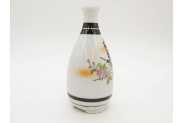 昭和期　当時物　戦中　水筒1点・ガラスコップ1点・徳利4点・猪口1点の合計7点セット(九谷焼、金彩、色絵、旧日本軍、陸軍、海軍、日章旗、支那事変記念、武勇、萬歳、万歳、誉、肉弾、大海中山酒造店、菊、桜、グラス、酒器、とっくり、おちょこ、ぐい呑み、杯、盃、和食器、陶器、硝子)(R-079176)