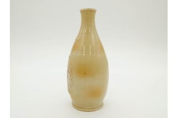 昭和期　当時物　戦中　水筒1点・ガラスコップ1点・徳利4点・猪口1点の合計7点セット(九谷焼、金彩、色絵、旧日本軍、陸軍、海軍、日章旗、支那事変記念、武勇、萬歳、万歳、誉、肉弾、大海中山酒造店、菊、桜、グラス、酒器、とっくり、おちょこ、ぐい呑み、杯、盃、和食器、陶器、硝子)(R-079176)