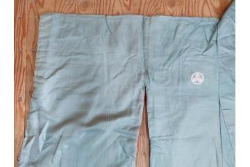 アンティーク　明治〜大正期　正絹　着物(古布、リメイク、衣装、和服、和装、女性、丸に三つ柏、家紋、御簾、几帳、牡丹、菊、扇子、花、シルク、日本、ジャパン、Japanese KIMONO)(R-079177)